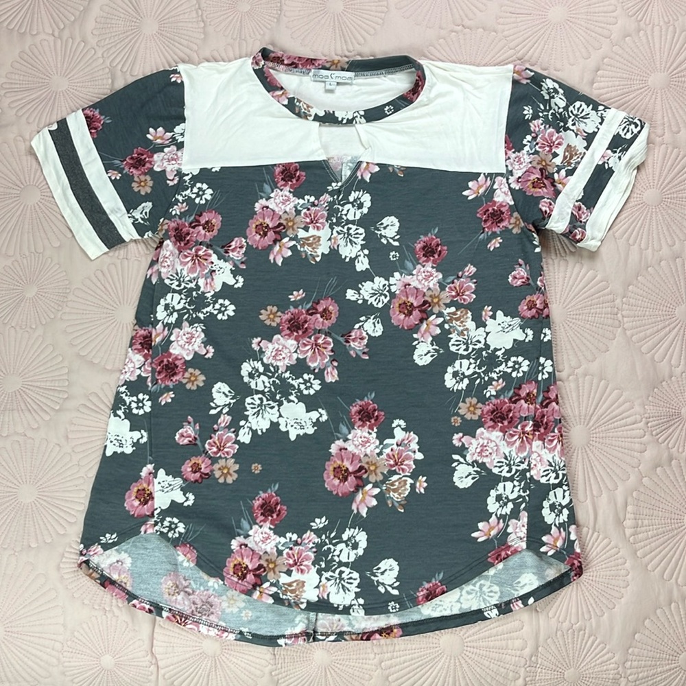 Moa Moa T-Shirt Short Sleeve Floral L